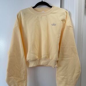 ALO Yoga candlelight yellow accolade cropped sweatshirt